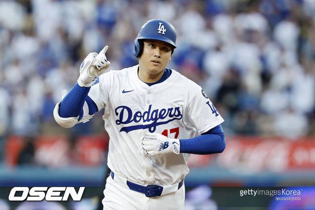 만화도 이렇게 하면 욕 먹는다. 홈런 3방+10K 무실점…35초 침묵 “오타니에게 머리를 숙이자”