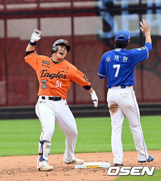 가라비토 빗나간 홈 토스, 한화 순식간에 3점 뒤집었다…문현빈 몬스터월 직격 싹쓸이→5득점 빅이닝