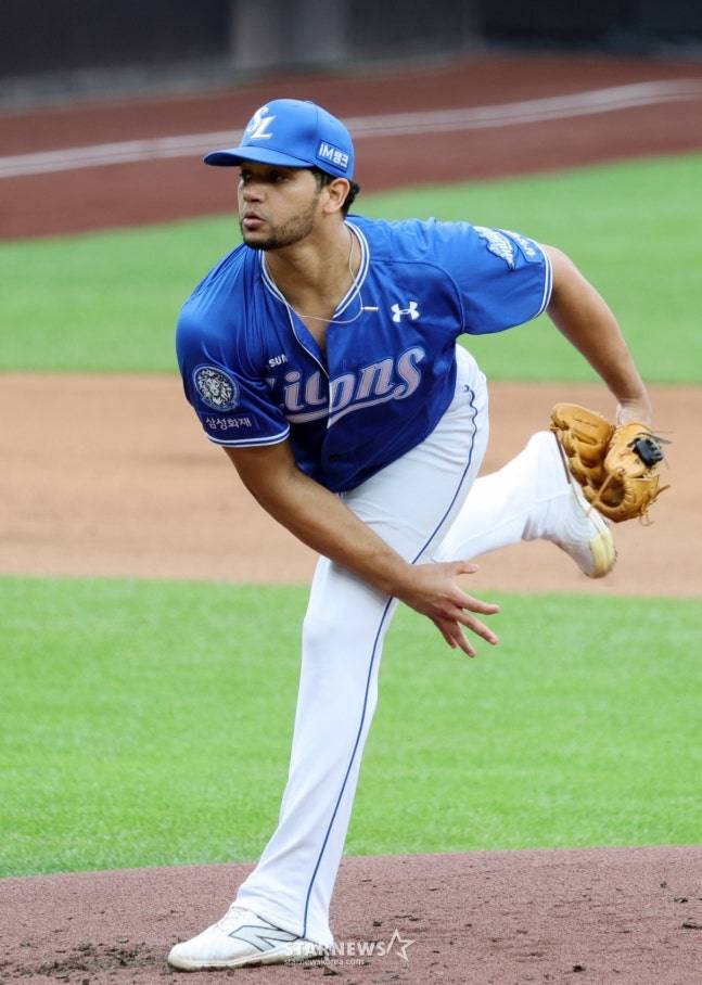 순간의 잘못된 판단→2회 5실점 붕괴, 삼성의 자랑 'PS 선발 6이닝 투구' 6경기로 끝 [PO1 현장]