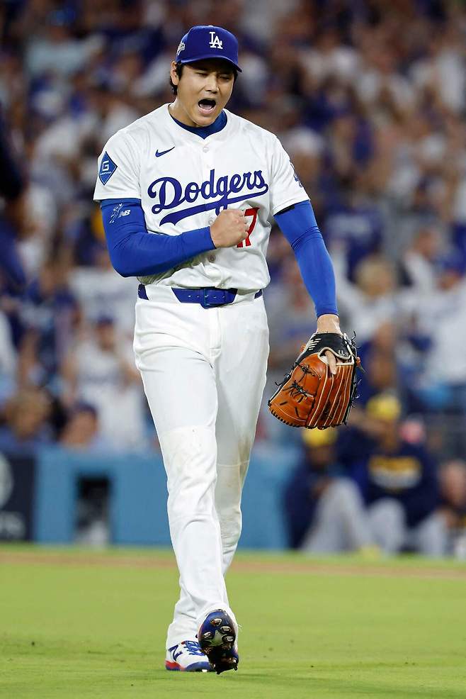 야구의 신이 재림했나? 타자로 3홈런 작렬에 투수로 6이닝 10K 무실점까지…‘만화야구’를 뛰어넘는 오타니의 활약, 다저스 4전 4승으로 월드시리즈 진출