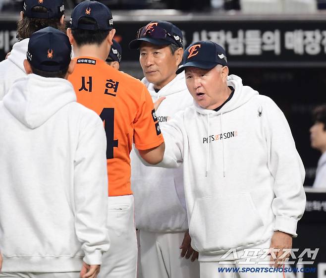 이기고도 웃지 못했다...김경문 감독 결단 내리나