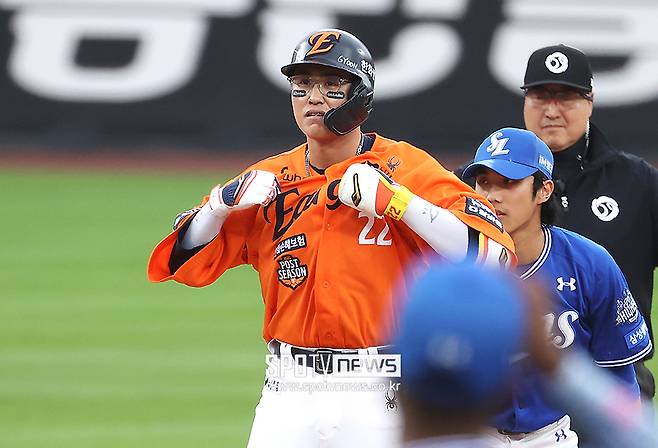 한화 세리머니는 보살 팬도 미치게 만든다…가을 초보의 긴장 해소법