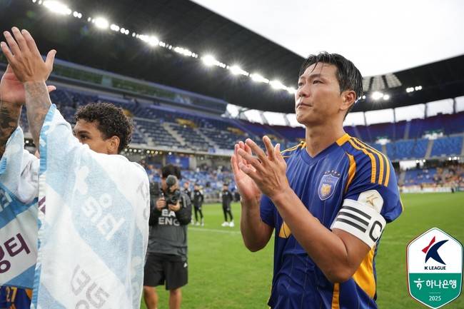 [K리그1 이슈] 신태용 폭로→울산 주장단, 의미심장 발언에도 확실한 메시지...잔류 의지 다졌다