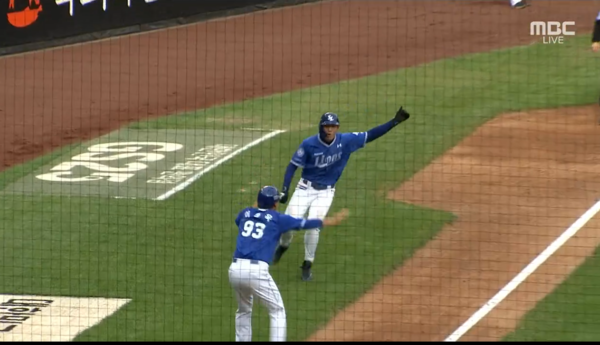 3루 주루코치가 막았는데 왜?… 구자욱의 황당 주루, 삼성 추가점 날렸다[스한 스틸컷]