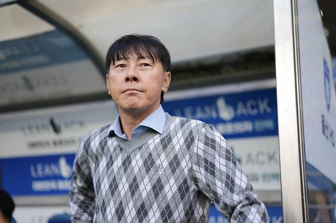 ‘골프 세리머니’로 신태용 감독 저격한 울산 이청용…베테랑까지 스스로 인정한 불화, 진실 공방 예고