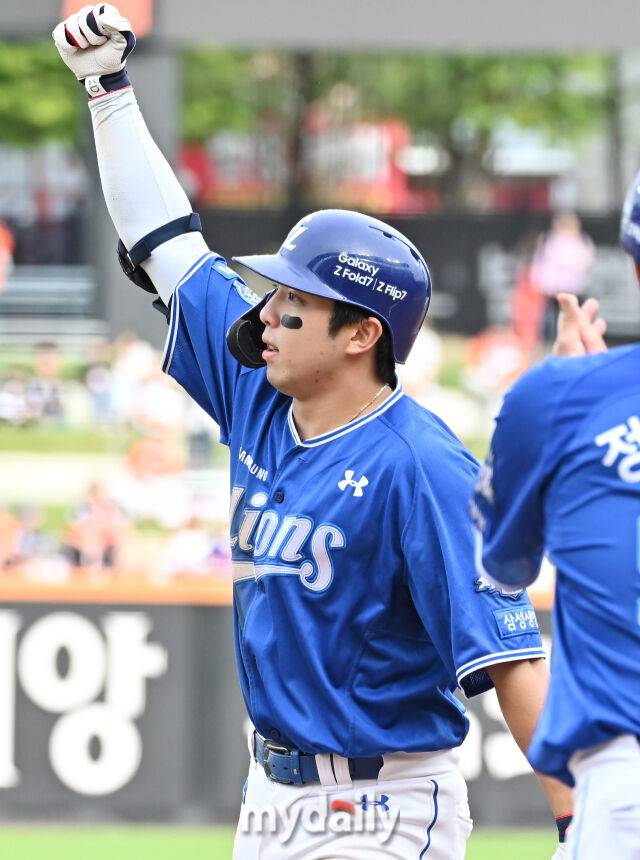 '이럴 수가' 볼넷→안타→안타→2루타→안타→안타, 폰세 이어 와이스마저 이러다니…삼성이 뒤집었다 [MD대전 PO2]