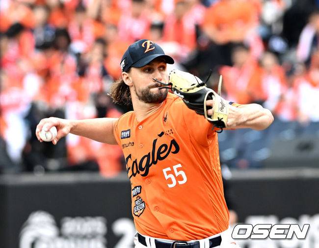 '한화 대충격' 믿기지 않는 일이 벌어졌다, 폰세 6실점→와이스 5실점…5회도 못 버티고 끝, 포수까지 동반 교체 [PO2]