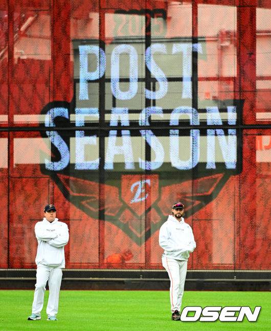 한화 시즌 때 이런 적 없었는데…폰세-와이스 11실점이라니, 결국 또 류현진이 해줘야 한다 [PO2]