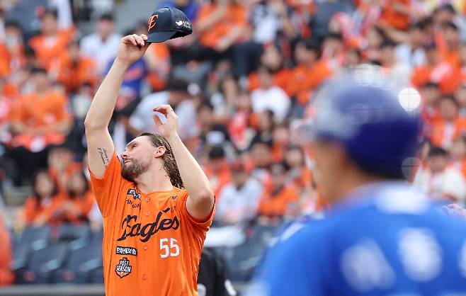 또 붕괴된 한화 최강 원투 펀치, 삼성 4선발은 또 가을 인생투…폰세 이어 와이스도 대량실점, 최원태는 7이닝 1실점