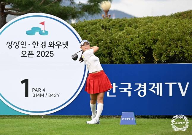 '무려 5번의 연장' 2.16억짜리 환상 퍼트, 이율린이 끝냈다 '첫 정상 감격'... 박지영 시즌 첫 우승 무산 [KLPGA]