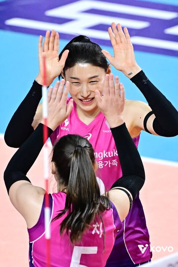 '쓴소리 전문' 김연경이 몰락하는 韓 배구에 남긴 마지막 일침