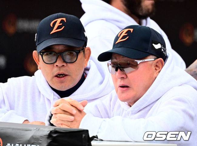 '1승1패' 한화 선택의 기로, 삼성이 가장 두려운 투수인데…3차전 불펜이냐, 4차전 선발이냐 '가을 운명 좌우할 문동주 활용법'