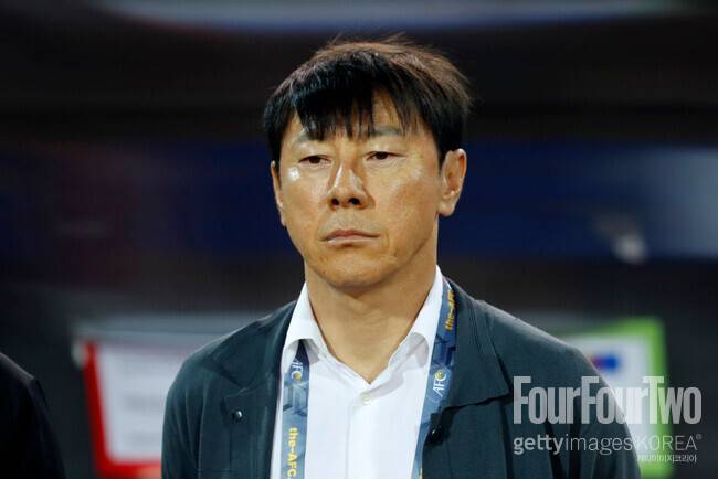 “신태용 나가지 않으면 내가 나갈 것”…인니 충격 경질 이유, ‘선수 태업’ 때문이었다