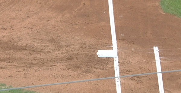 베이스 맞고 튀었는데... 최재훈의 산책주루, 한화에 치명적이었다[PO2]