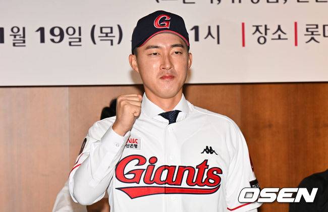 3년 전 50억 썼는데, 또 유격수 FA를? 롯데는 왜 중복 투자를 해야만 하나