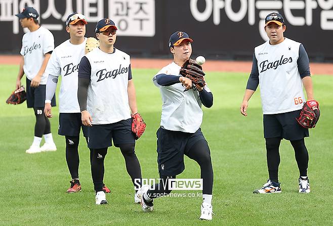 13승→2승 비극이 가을에도 이어지나…한화 78억 히든카드, 출발부터 심상치 않다