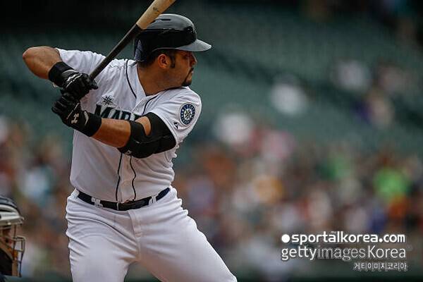 '충격적인 비보' 이대호랑 경쟁하던 그 선수, 35세로 요절…고국서 오토바이 사고 이후 깨어나지 못해