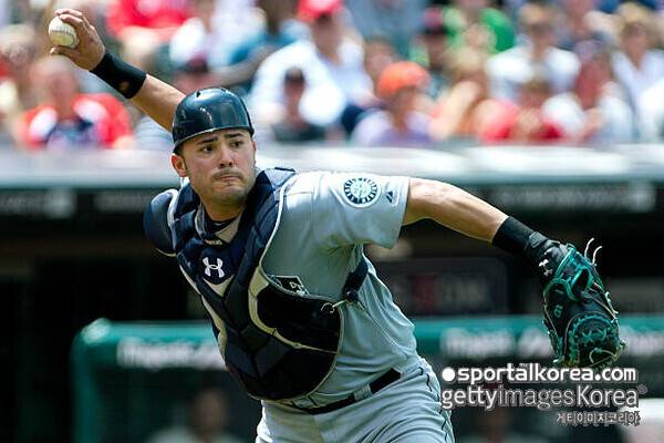 '충격적인 비보' 이대호랑 경쟁하던 그 선수, 35세로 요절…고국서 오토바이 사고 이후 깨어나지 못해