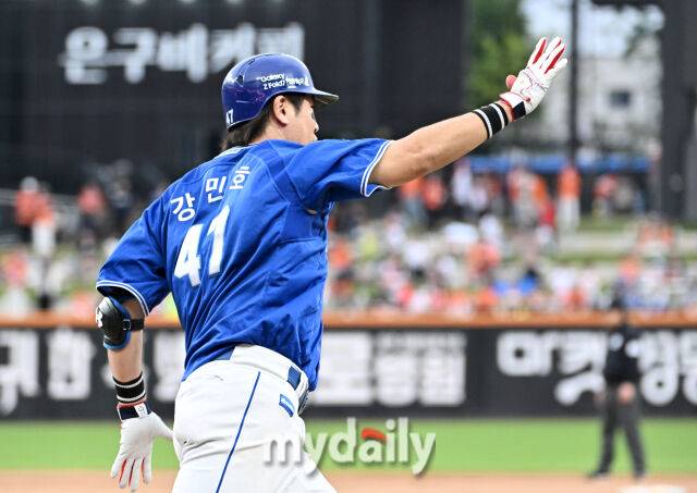 40살인데 왜 지치지 않나…78억 FA 울린 韓 PS 최고령 홈런, 강민호 없는 삼성 상상 가나요