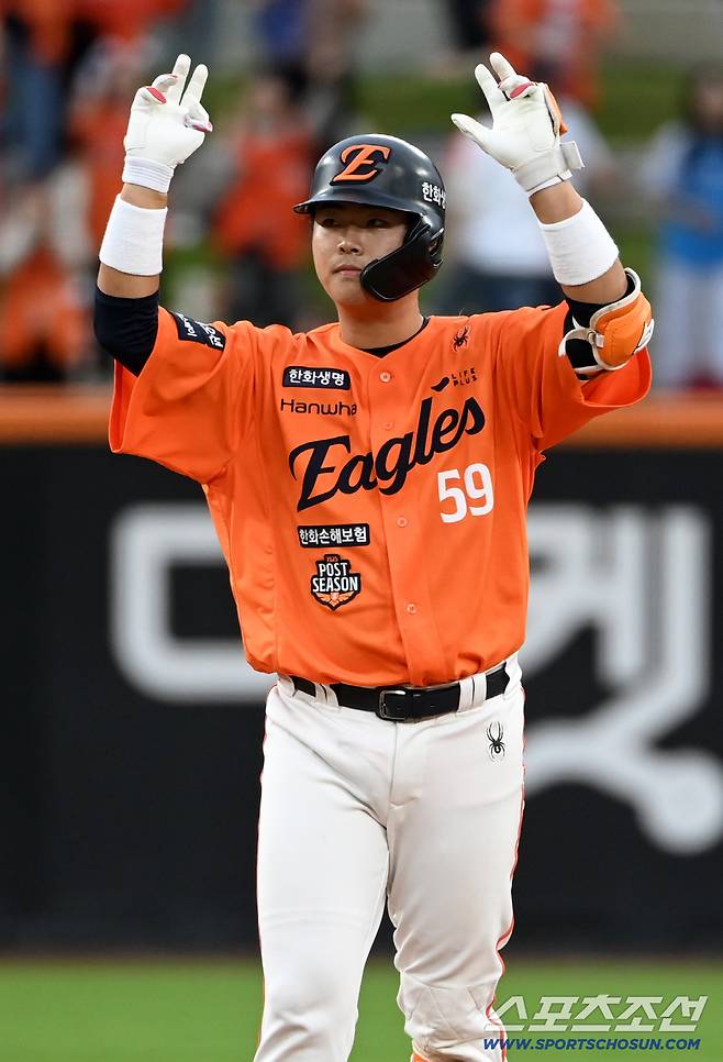 폰세-와이스 동반 붕괴, 3차전은 류현진인데…5회부터 뽑아든 칼? 13명 대거 교체, 왜 중요했나