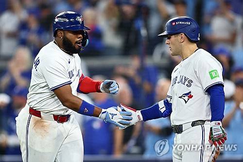 토론토, 시애틀꺾고 3승3패… 7차전 한판에 월드시리즈 결정 [ALCS 6]