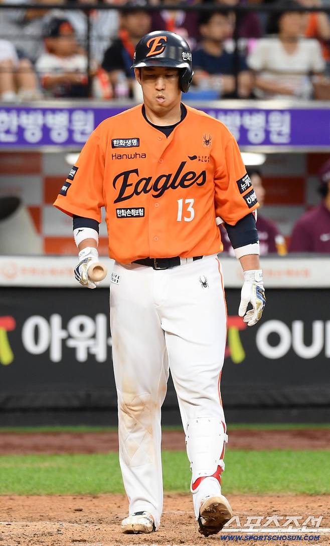 '구단주님이 보고계셔' 복덩이 홈런에 '찬물' 끼얹은 54억 베테랑의 산책질주…PO 흐름이 뒤바뀐 순간 [PO포커스]