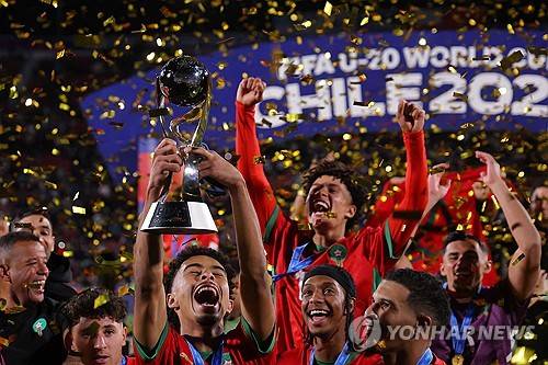 한국 울리더니 세계 축구사 바꿨다…'카타르 4강' 모로코, 아르헨 꺾고 U-20 첫 우승