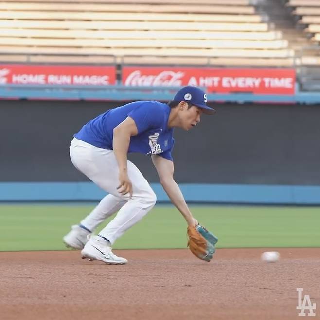 김혜성 아직 다저스 선수들과 같이 있다…월드시리즈 티셔츠 입고 훈련 삼매경, 이번에도 기적의 동행 이어지나