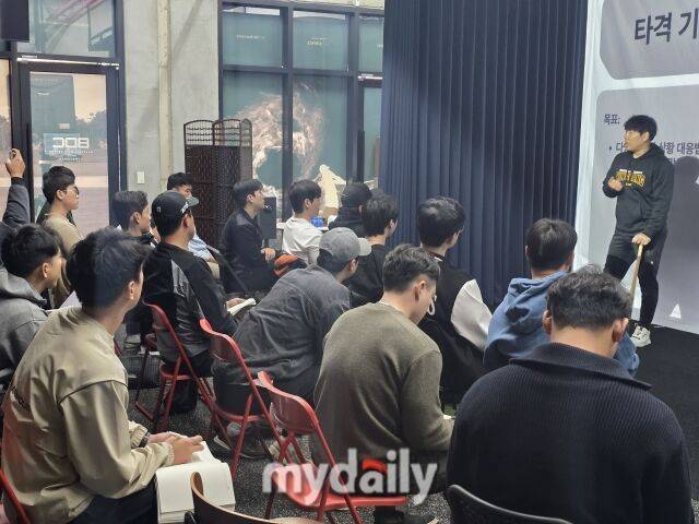 “(손)아섭이나 (김)재환이는 바로바로 연락, 한국에선 들어본 적 없었다고…” 강정호가 한국에 떴다, 언제든 연락주세요[MD하남]