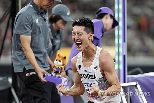 '세계선수권 銀' 우상혁, 대회 하나로 1억원 가까이 받았다…대한육상연맹 5000만원 포상금 지급 [오피셜]