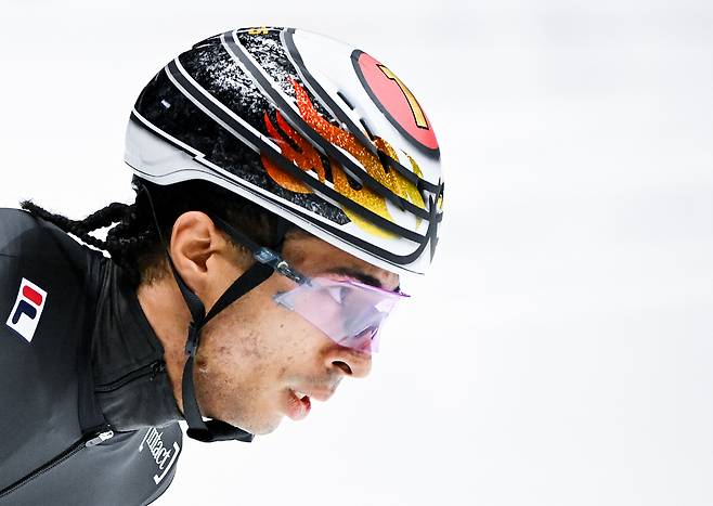 '금금금금금' 대회 최초 기록 수립→韓 남자 쇼트트랙 '최대 위협' 등장...'191cm 거구' 단풍국 괴물, 밀라노 끝판왕 예고