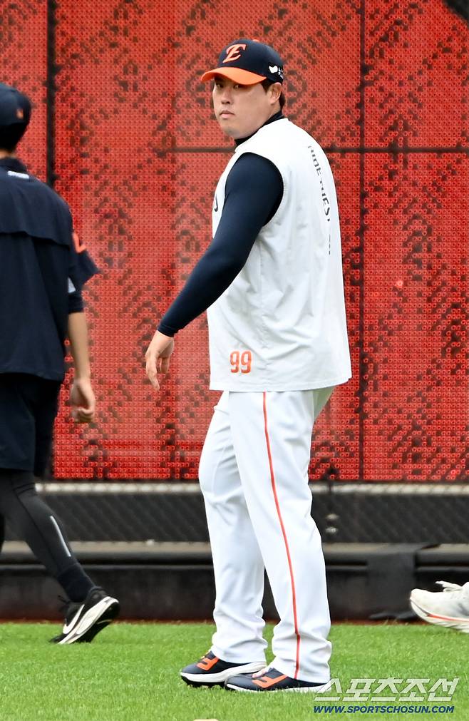 PO 첫 야간경기 불청객, '냉동고' 라팍, 66.7% 확률의 주요변수, 디아즈 후라도 류현진 초비상