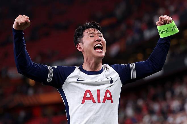 토트넘 ‘오피셜’ 공식발표 나왔다, 韓 축구 역대급 소식…구단 레전드 동상 건립 논의 본격화→손흥민 동상 주인공 유력 후보