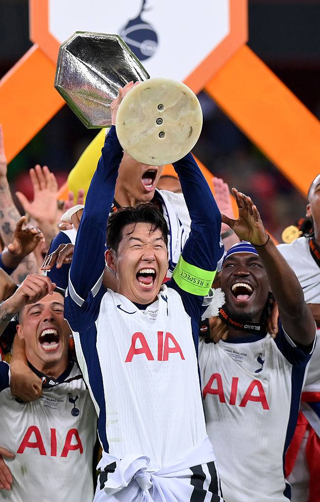 토트넘 ‘오피셜’ 공식발표 나왔다, 韓 축구 역대급 소식…구단 레전드 동상 건립 논의 본격화→손흥민 동상 주인공 유력 후보