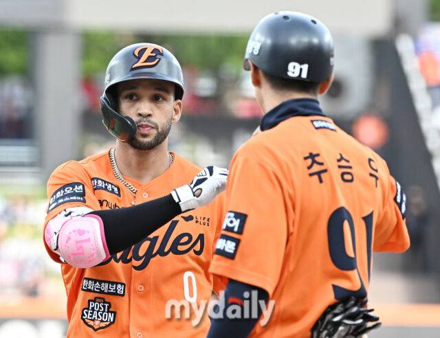 폰세는 ML 복귀 예약했고 리베라토는 가을야구서 존재감 어필…중독성 미치는 응원가, 내년에도 듣나요