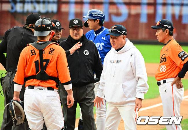 폰세의 피치클락 고의 시간 끌기…염갈량도 일침 “심판이 끊고 경고 주는 것이 맞다”