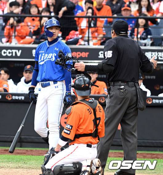 폰세의 피치클락 고의 시간 끌기…염갈량도 일침 “심판이 끊고 경고 주는 것이 맞다”