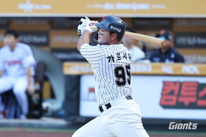 롯데서 대학 최고의 거포가 크고 있다…가을에만 홈런→홈런→홈런→홈런 대폭발