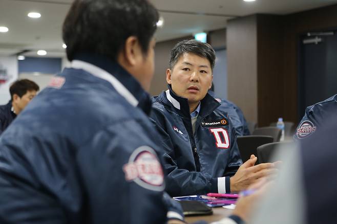 김태형 → 장원준, 이승엽 → 양의지 받았다…회장님 선물 또 기대해도 될까?