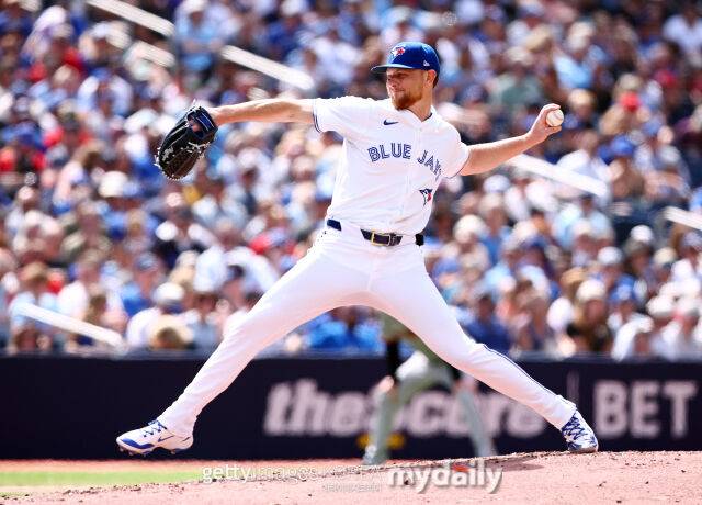 KIA에서 한국시리즈 우승했고 토론토에서 월드시리즈 우승까지? 라우어 ERA 9.00이면 어때 ‘반지만 다오’