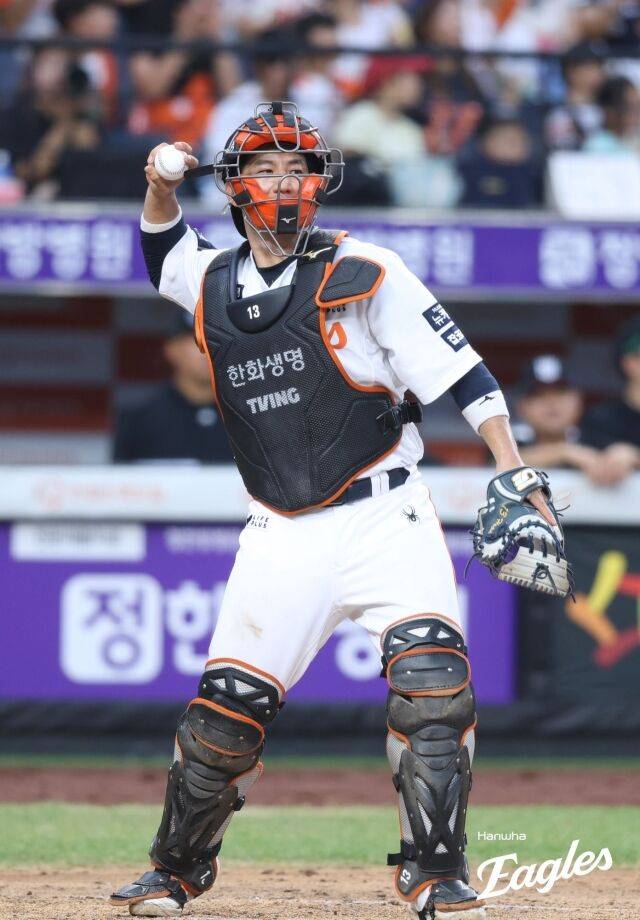 '인천 악몽 후폭풍일까' 김서현, PS 데뷔전서 ⅓이닝 2실점 와르르…