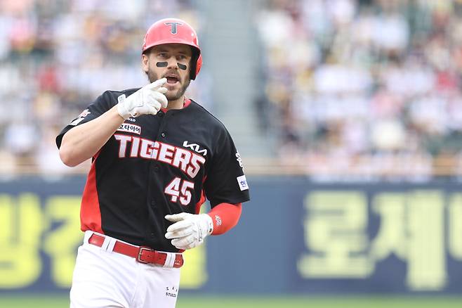 위즈덤 35홈런 쳤는데, 타율 0.236이라니 ‘아쉽’…KIA “재계약? 모든 가능성 열려 있다” [SS시선집중]