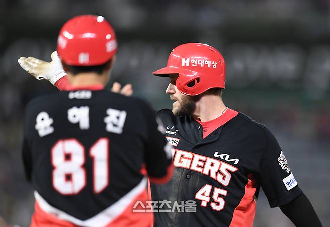 위즈덤 35홈런 쳤는데, 타율 0.236이라니 ‘아쉽’…KIA “재계약? 모든 가능성 열려 있다” [SS시선집중]