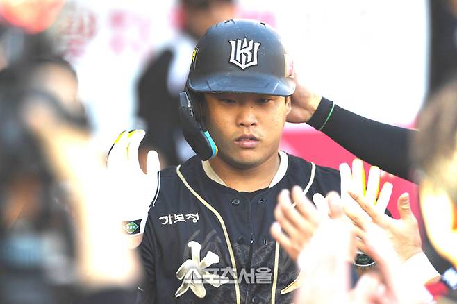 “FA 강백호 안 잡는다? 전혀 사실 아냐” KT도 최선 다 한다→‘꼭’ 필요한 ‘프렌차이즈’이기 때문 [SS시선집중]