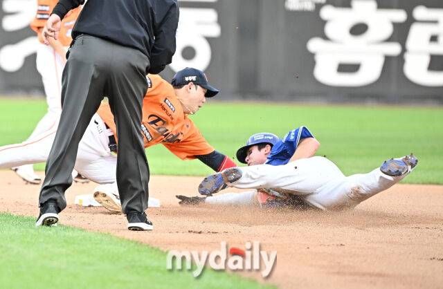 한화 가을야구 최고의 반전남은 1.1억원 하주석…10월에 주전 2루수라니, 1년 전엔 아무도 예상 못 했어