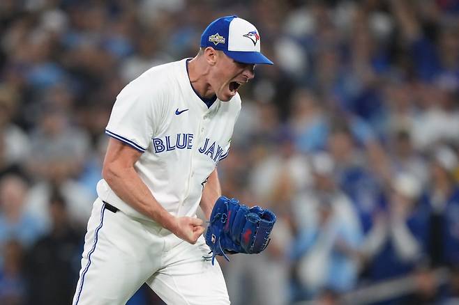 '하늘은 다저스편?' 21승 원투펀치 구원 등판이라니, 토론토 32년 만의 WS행 출혈 심했다