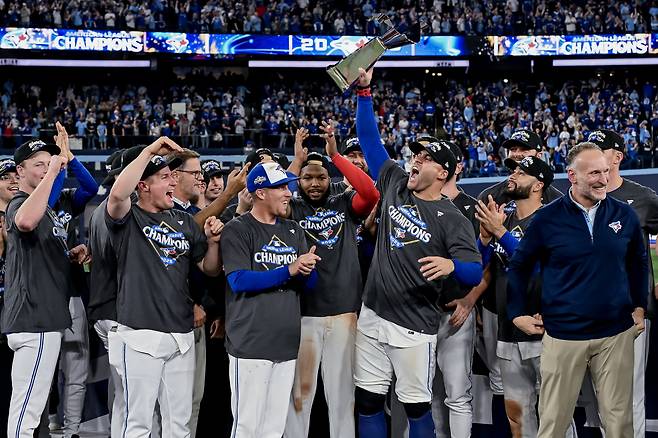 '하늘은 다저스편?' 21승 원투펀치 구원 등판이라니, 토론토 32년 만의 WS행 출혈 심했다