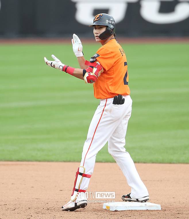 한화 50억 FA 유격수 왜 선발 라인업에서 제외했나…김경문