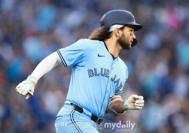 “준비합니다” 김하성이 FA 탑티어 유격수가 아닌 이유…류현진과 함께했던 그 선수의 뒤늦은 등장, 잘 하나 봅시다