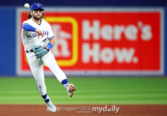 “준비합니다” 김하성이 FA 탑티어 유격수가 아닌 이유…류현진과 함께했던 그 선수의 뒤늦은 등장, 잘 하나 봅시다